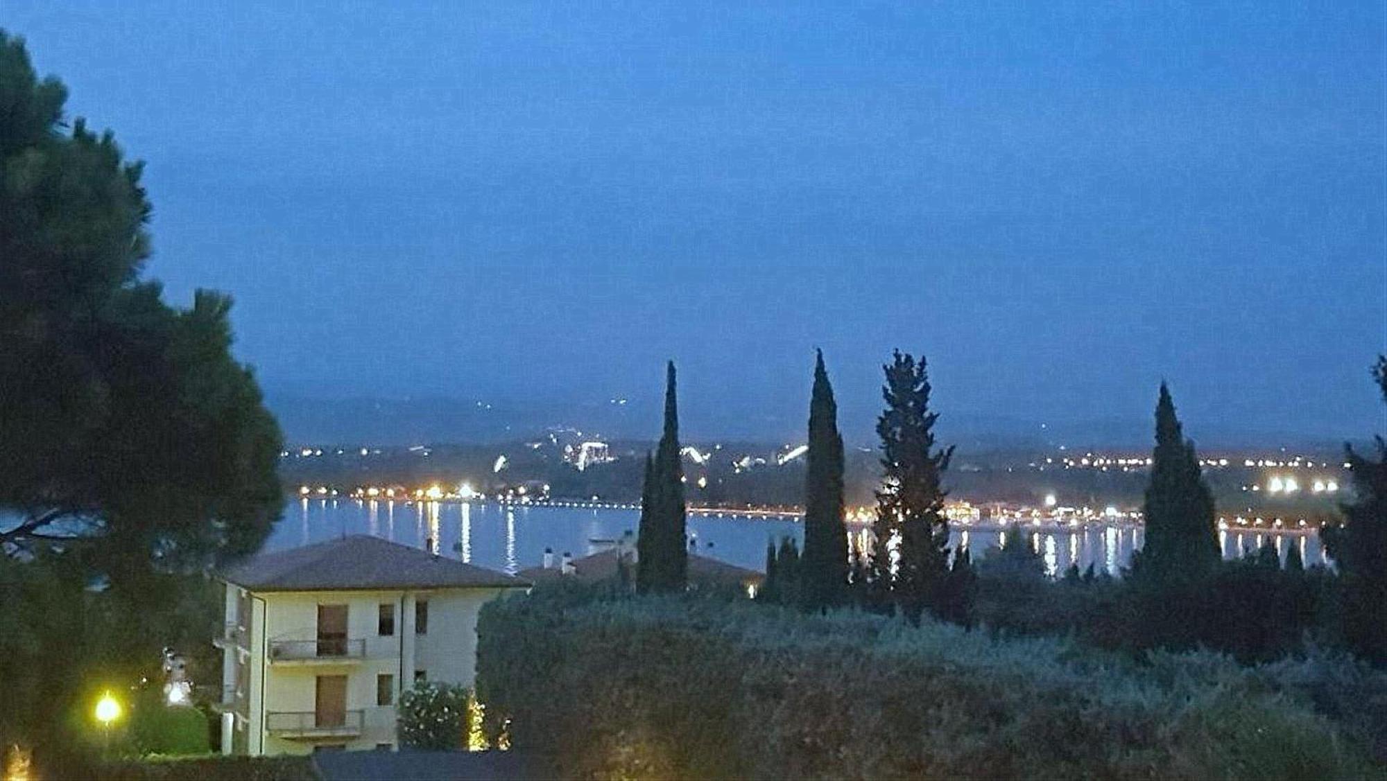 Appartamento Peschiera Peschiera del Garda Buitenkant foto